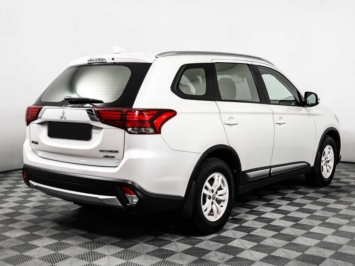 Mitsubishi Outlander с пробегом — 2017 год. Фото: #4