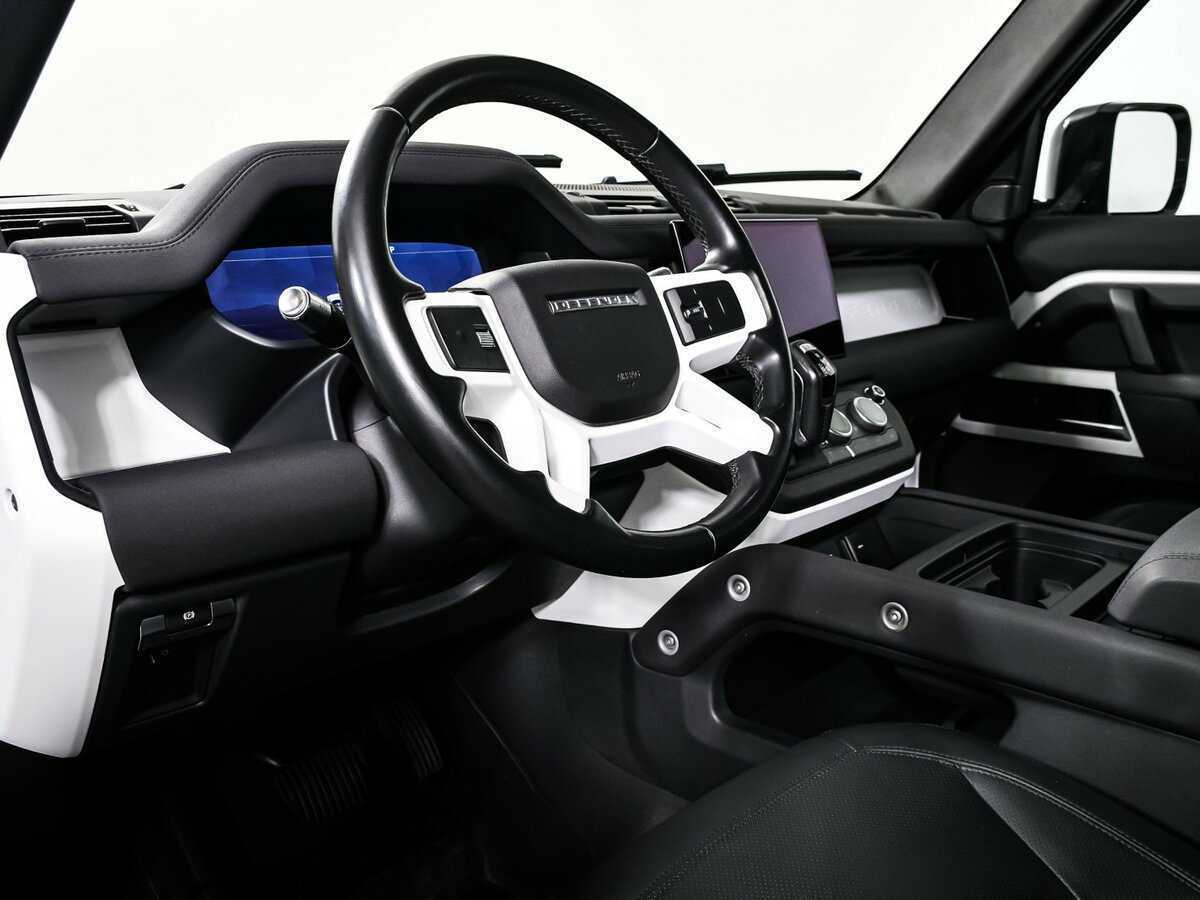 Land Rover Defender с пробегом — 2021 год. Фото: #11