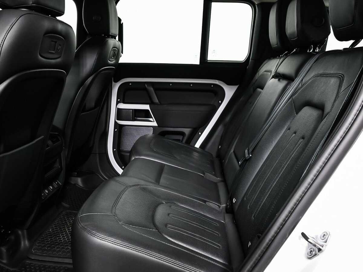 Land Rover Defender с пробегом — 2021 год. Фото: #12