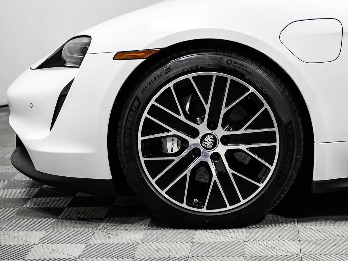 Porsche Taycan с пробегом — 2021 год. Фото: #13