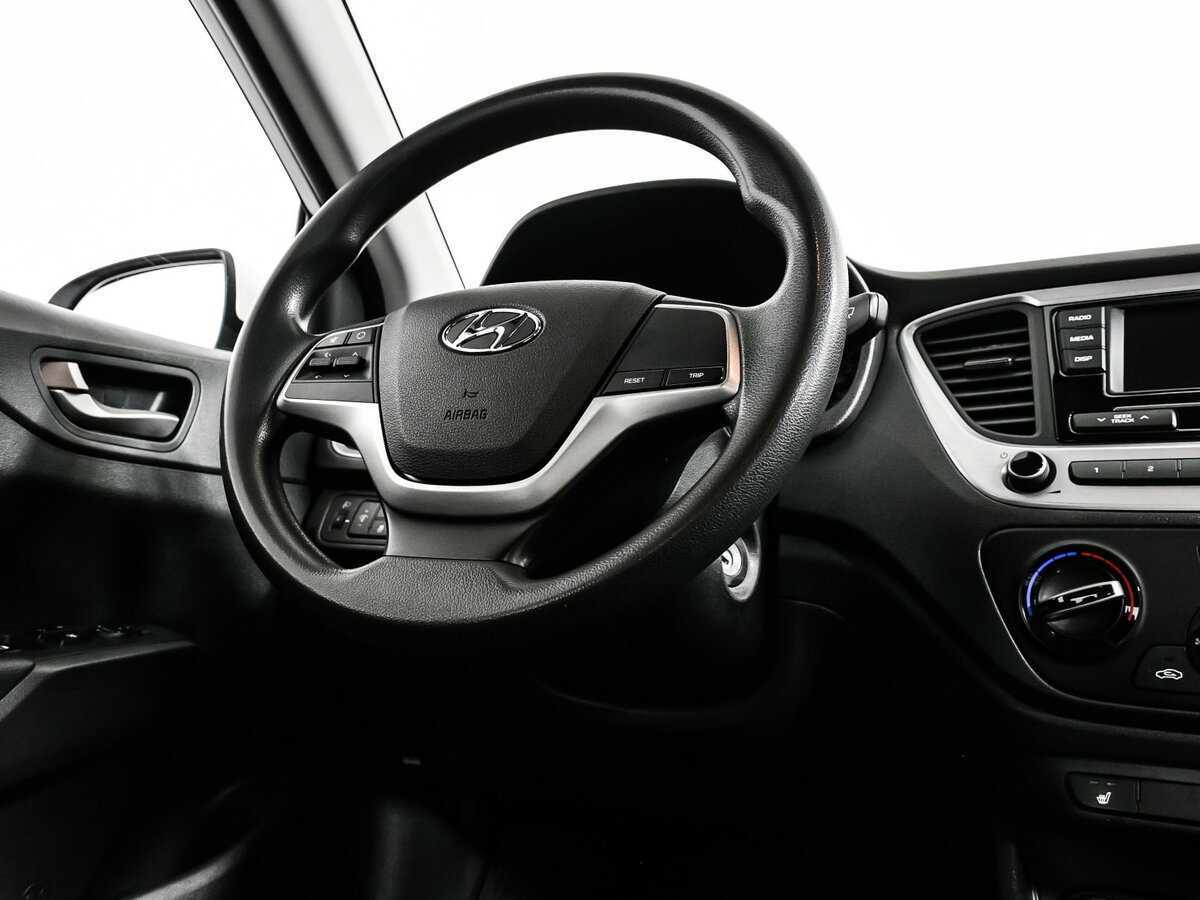 Hyundai Solaris с пробегом — 2018 год. Фото: #11