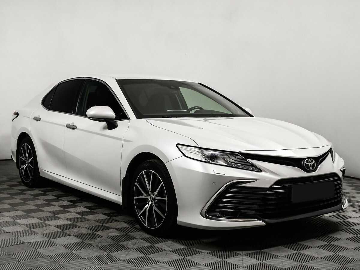 Toyota Camry с пробегом — 2021 год. Фото: #2