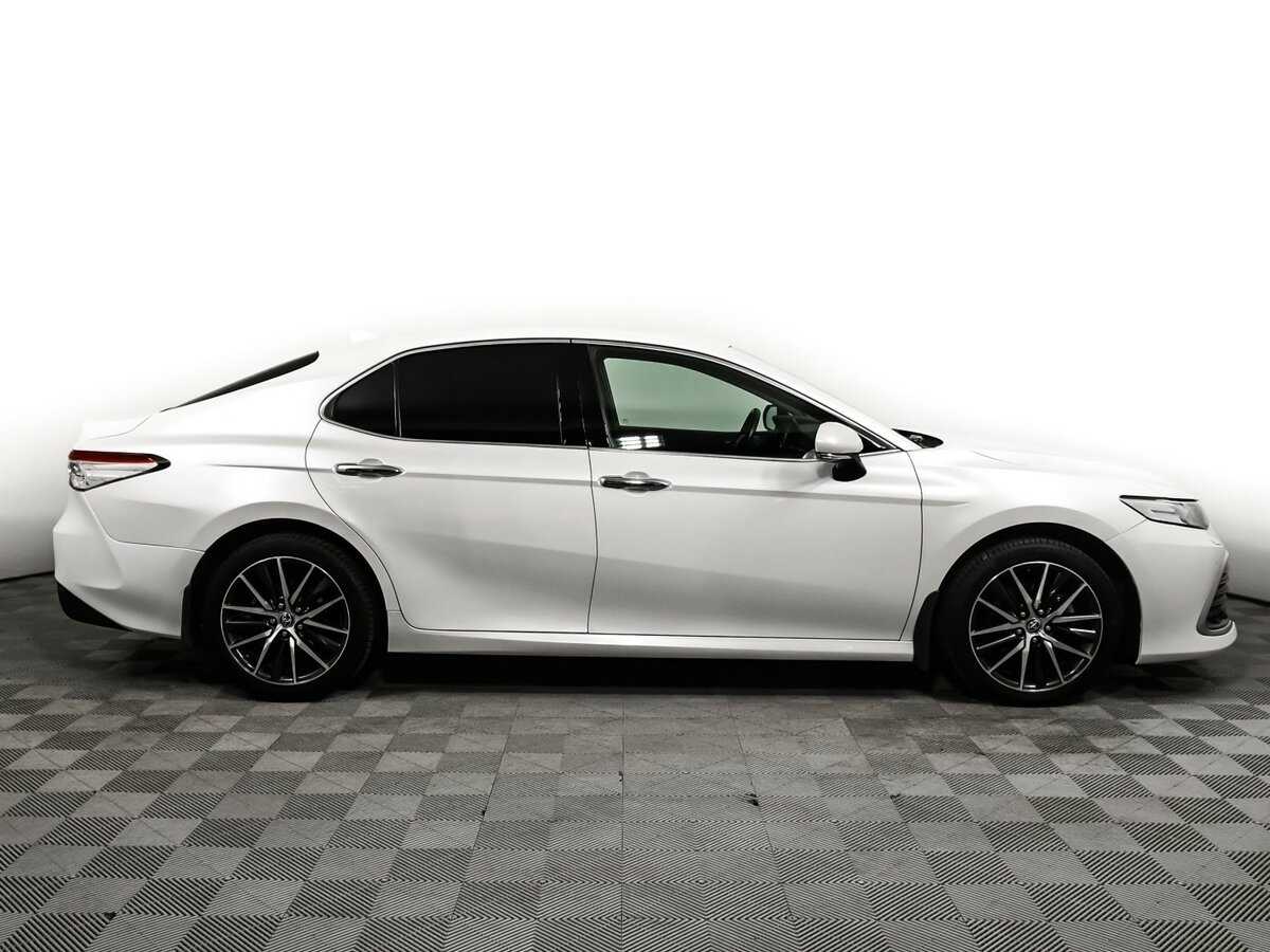 Toyota Camry с пробегом — 2021 год. Фото: #3