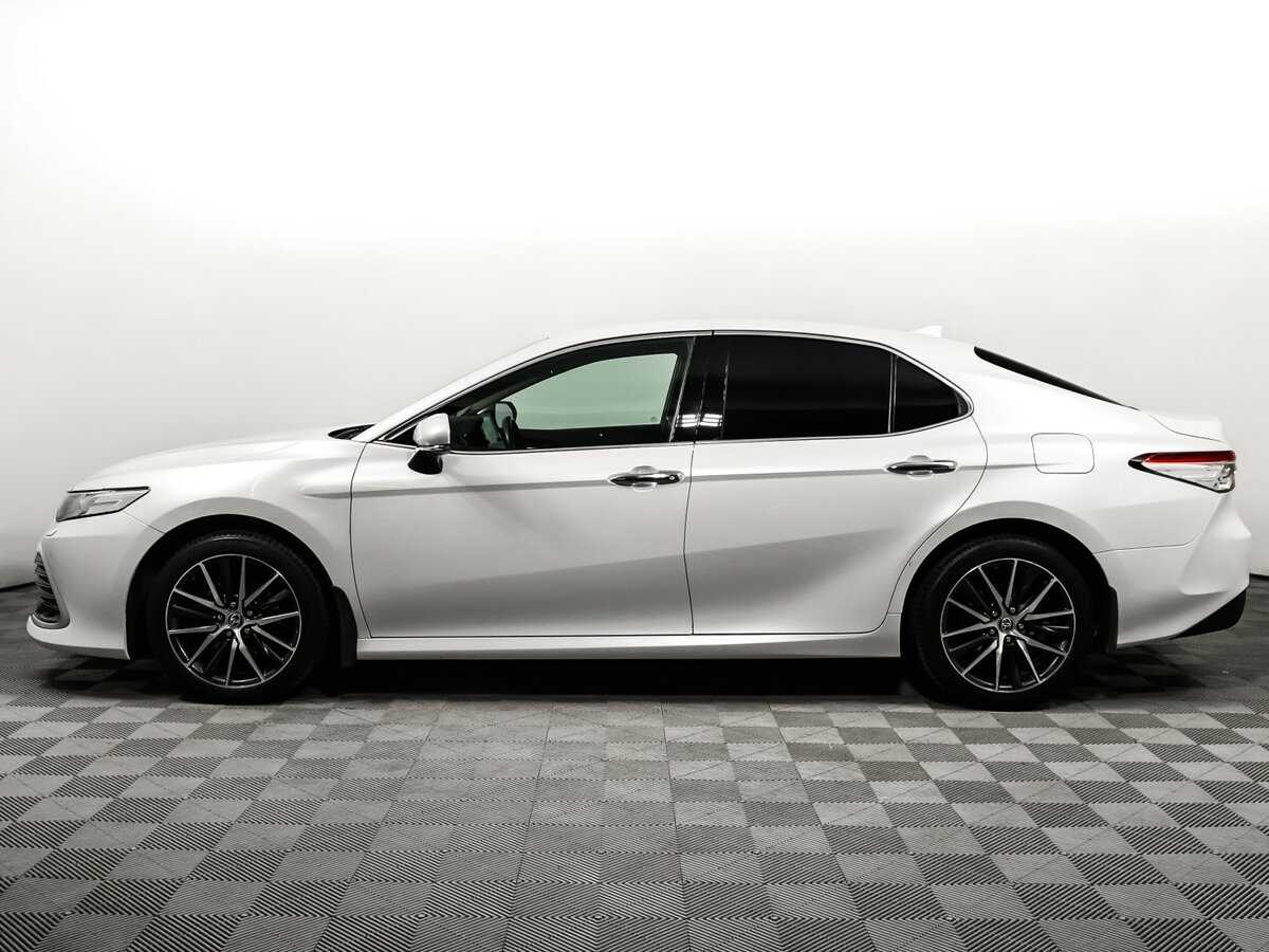 Toyota Camry с пробегом — 2021 год. Фото: #7