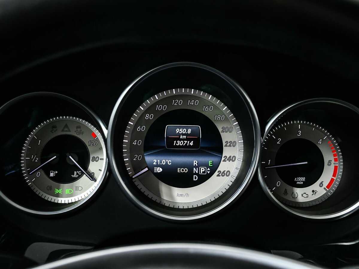 Mercedes-Benz CLS с пробегом — 2015 год. Фото: #8