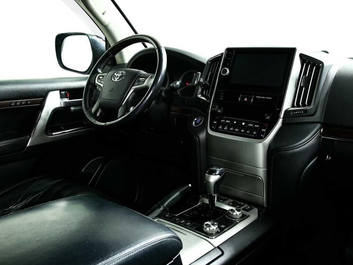 Toyota Land Cruiser с пробегом — 2015 год. Фото: #8