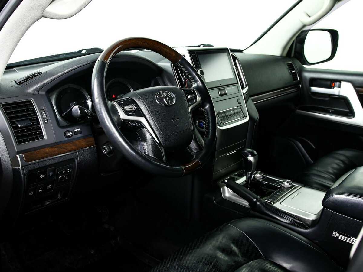 Toyota Land Cruiser с пробегом — 2015 год. Фото: #11