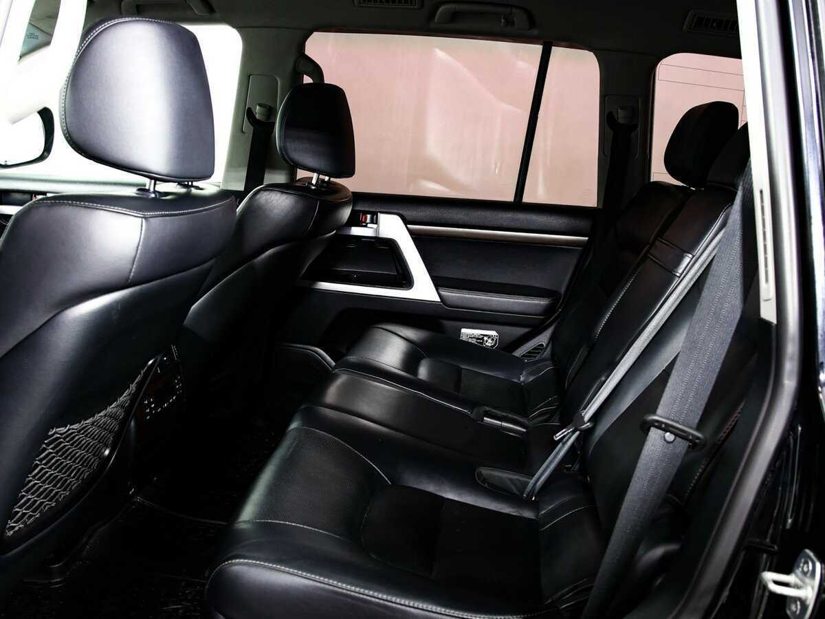 Toyota Land Cruiser с пробегом — 2015 год. Фото: #12