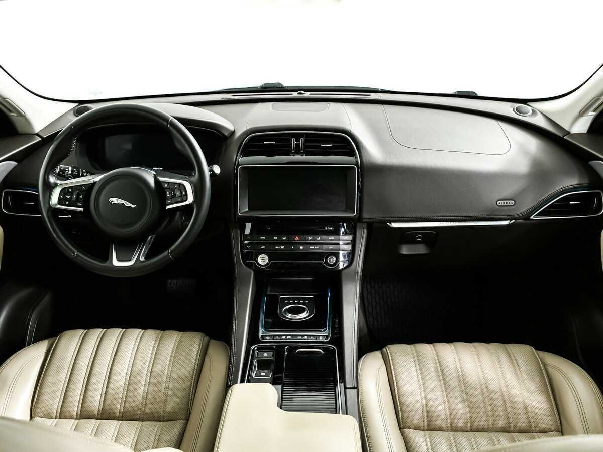 Jaguar F-Pace с пробегом — 2017 год. Фото: #10