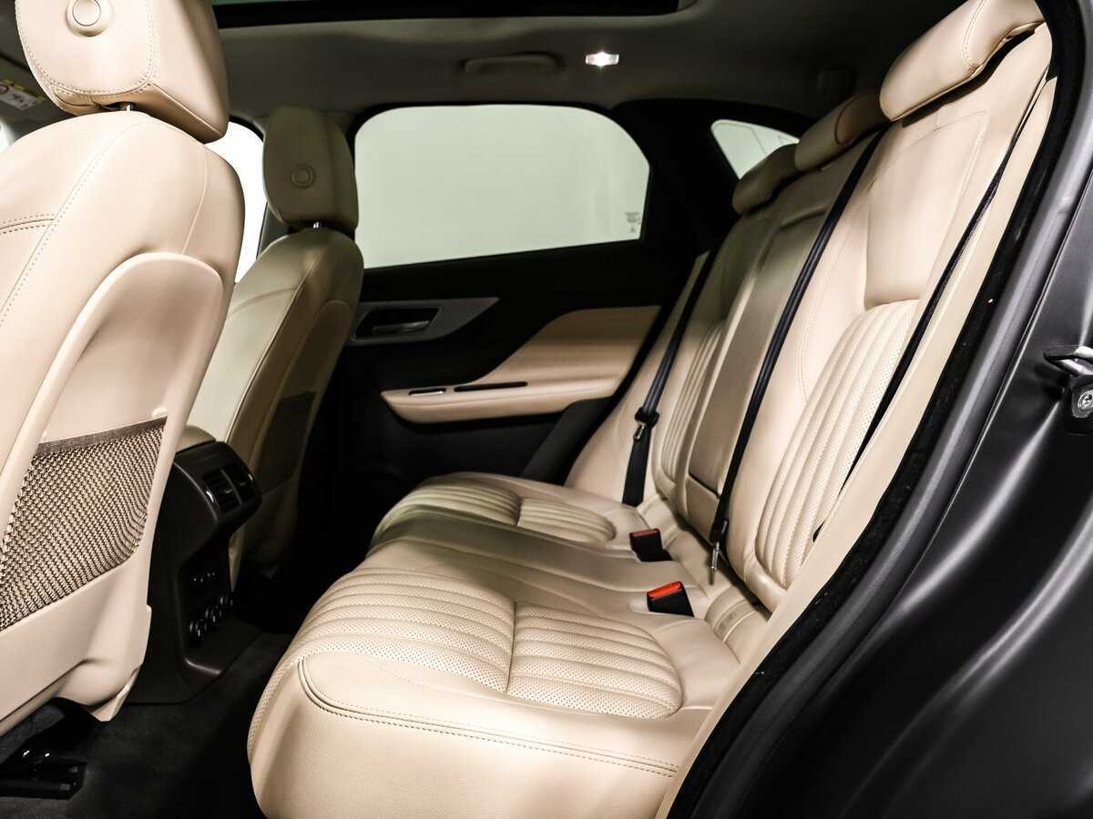 Jaguar F-Pace с пробегом — 2017 год. Фото: #12