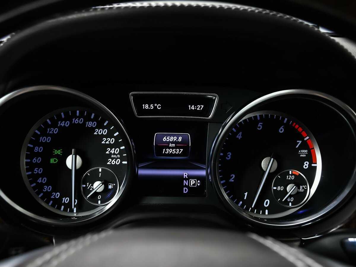 Mercedes-Benz GL-Класс с пробегом — 2012 год. Фото: #9