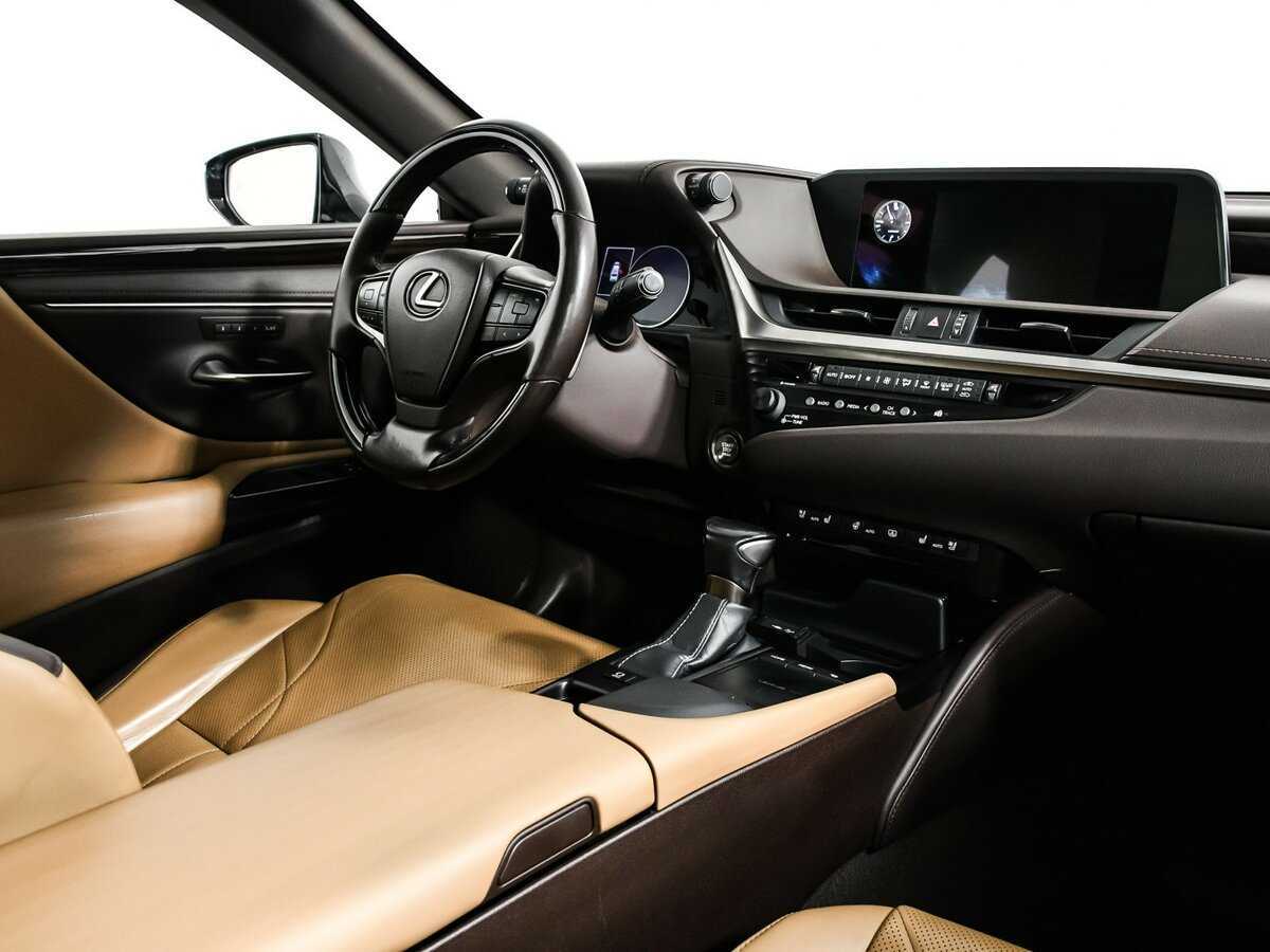 Lexus ES с пробегом — 2018 год. Фото: #8