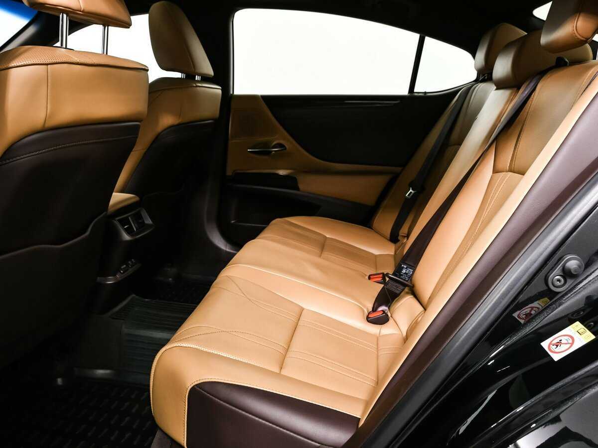 Lexus ES с пробегом — 2018 год. Фото: #12