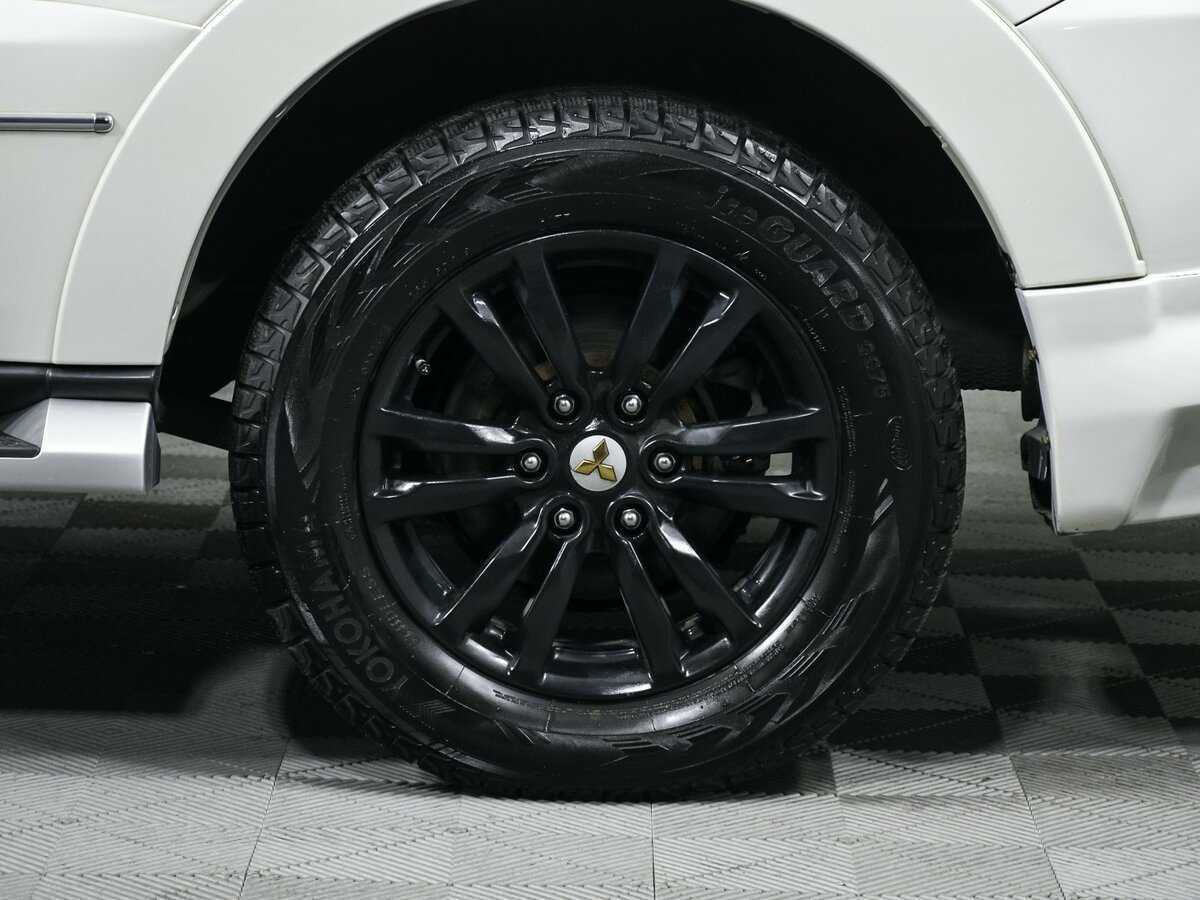 Mitsubishi Pajero с пробегом — 2019 год. Фото: #13