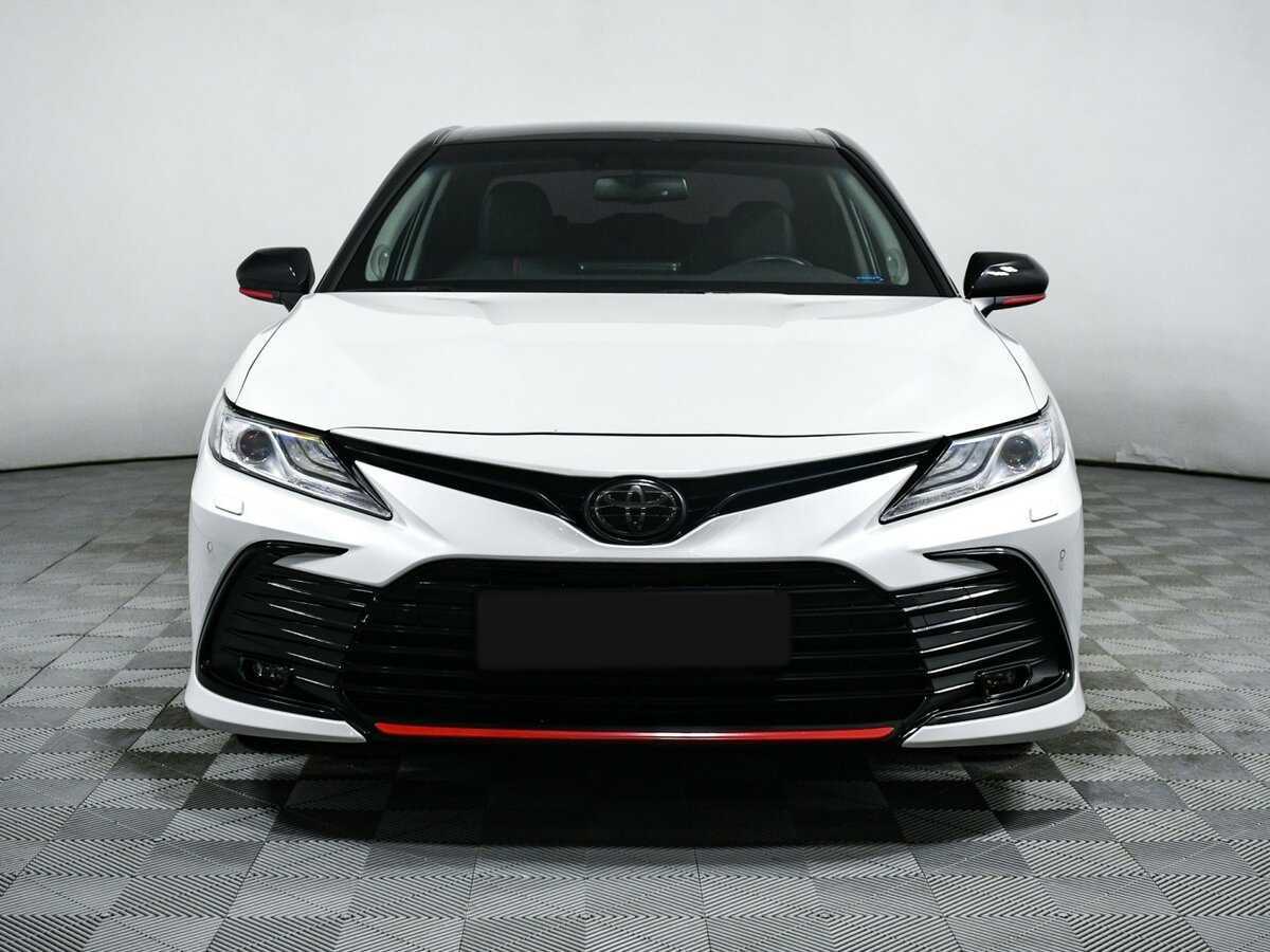 Toyota Camry с пробегом — 2021 год. Фото: #1