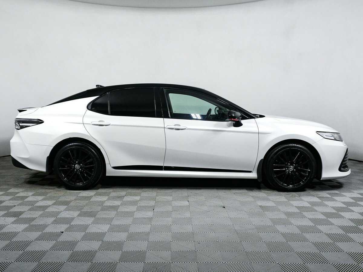 Toyota Camry с пробегом — 2021 год. Фото: #3