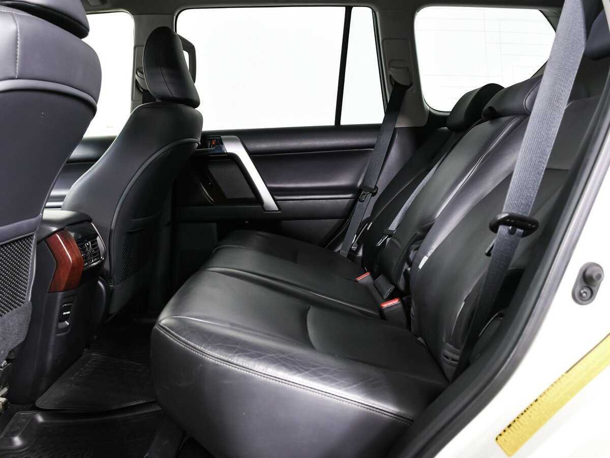 Toyota Land Cruiser Prado с пробегом — 2017 год. Фото: #12