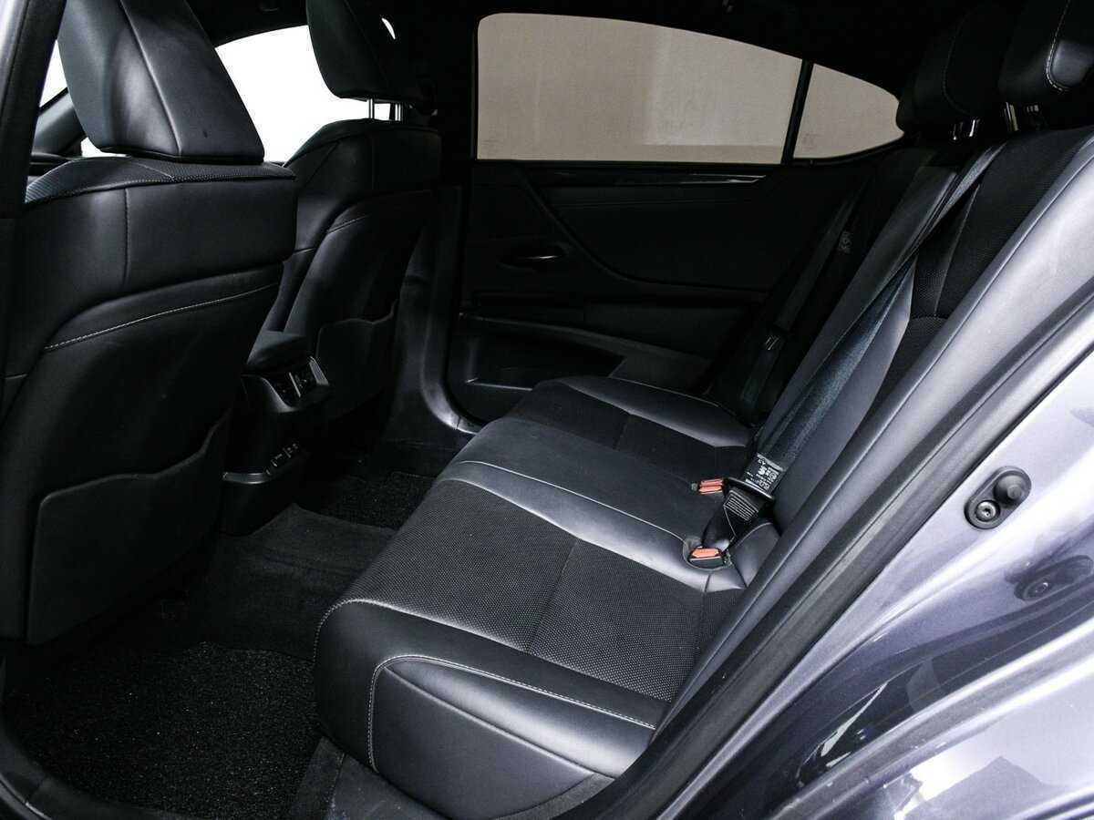 Lexus ES с пробегом — 2020 год. Фото: #11