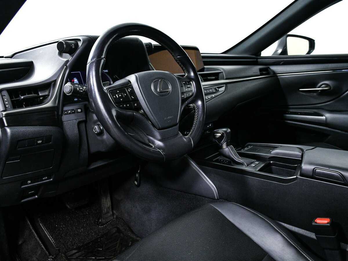 Lexus ES с пробегом — 2020 год. Фото: #12