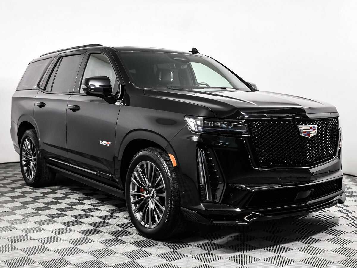 Cadillac Escalade-V с пробегом — 2022 год. Фото: #2