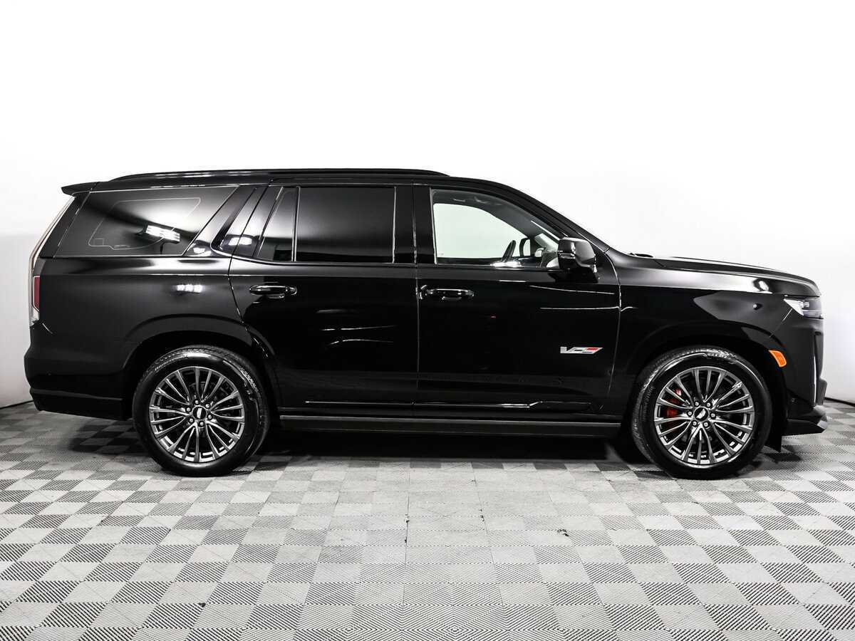 Cadillac Escalade-V с пробегом — 2022 год. Фото: #3