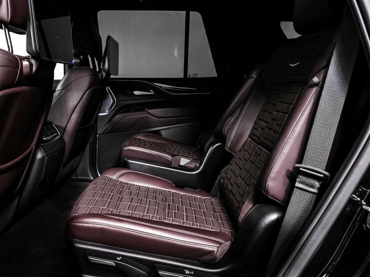 Cadillac Escalade-V с пробегом — 2022 год. Фото: #13