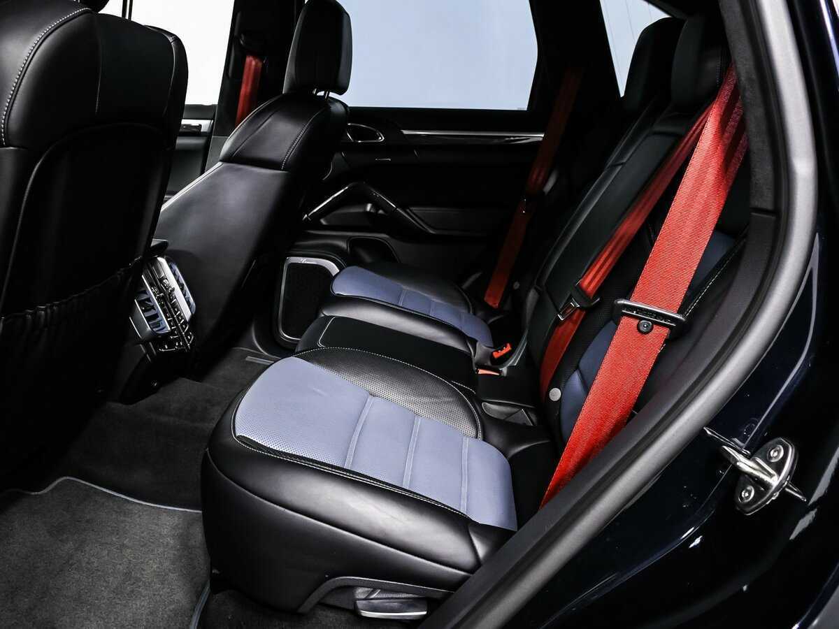 Porsche Cayenne с пробегом — 2015 год. Фото: #12