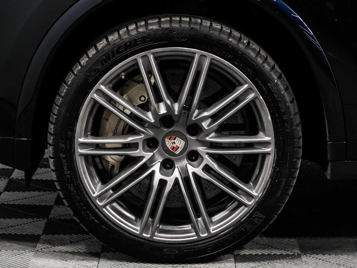 Porsche Cayenne с пробегом — 2015 год. Фото: #17