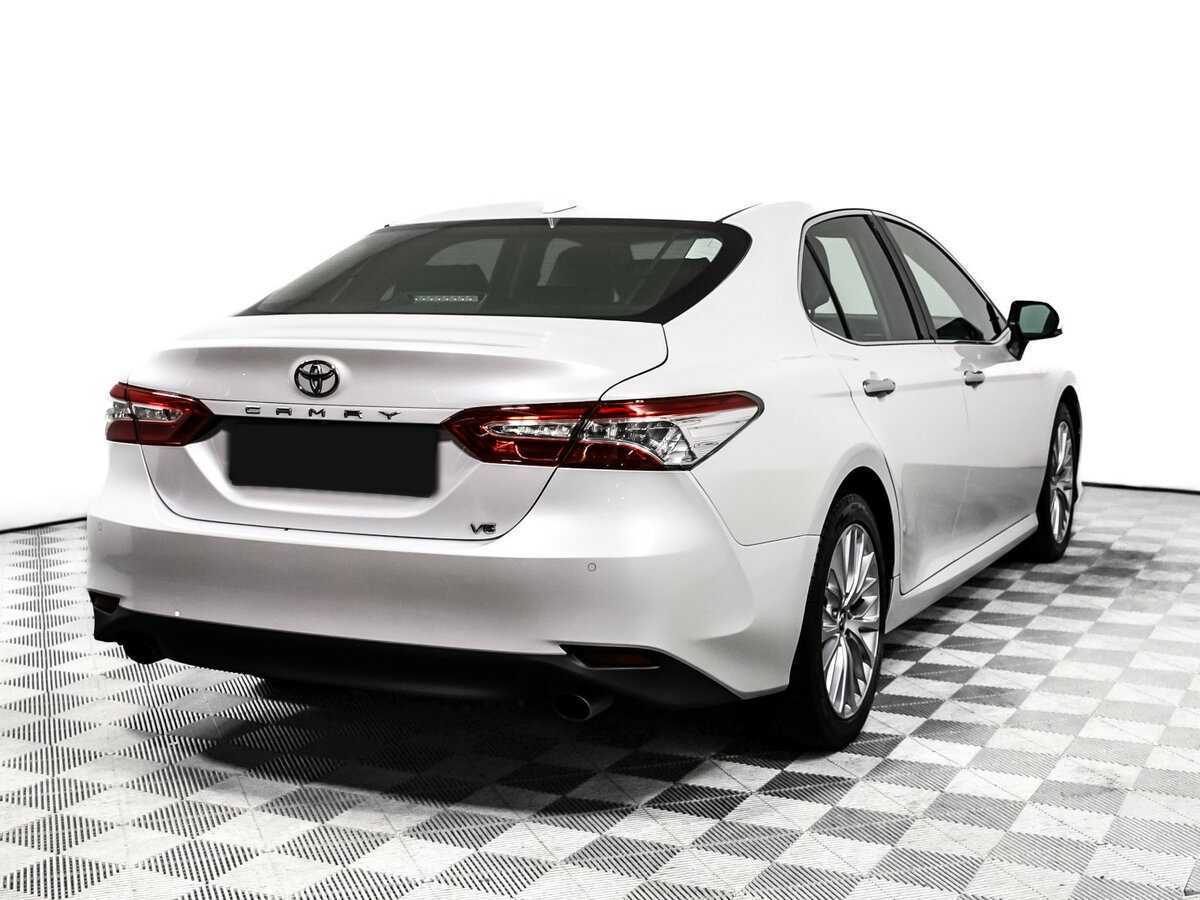 Toyota Camry с пробегом — 2018 год. Фото: #4
