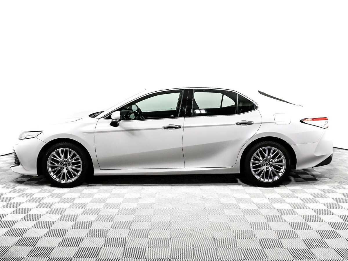 Toyota Camry с пробегом — 2018 год. Фото: #7