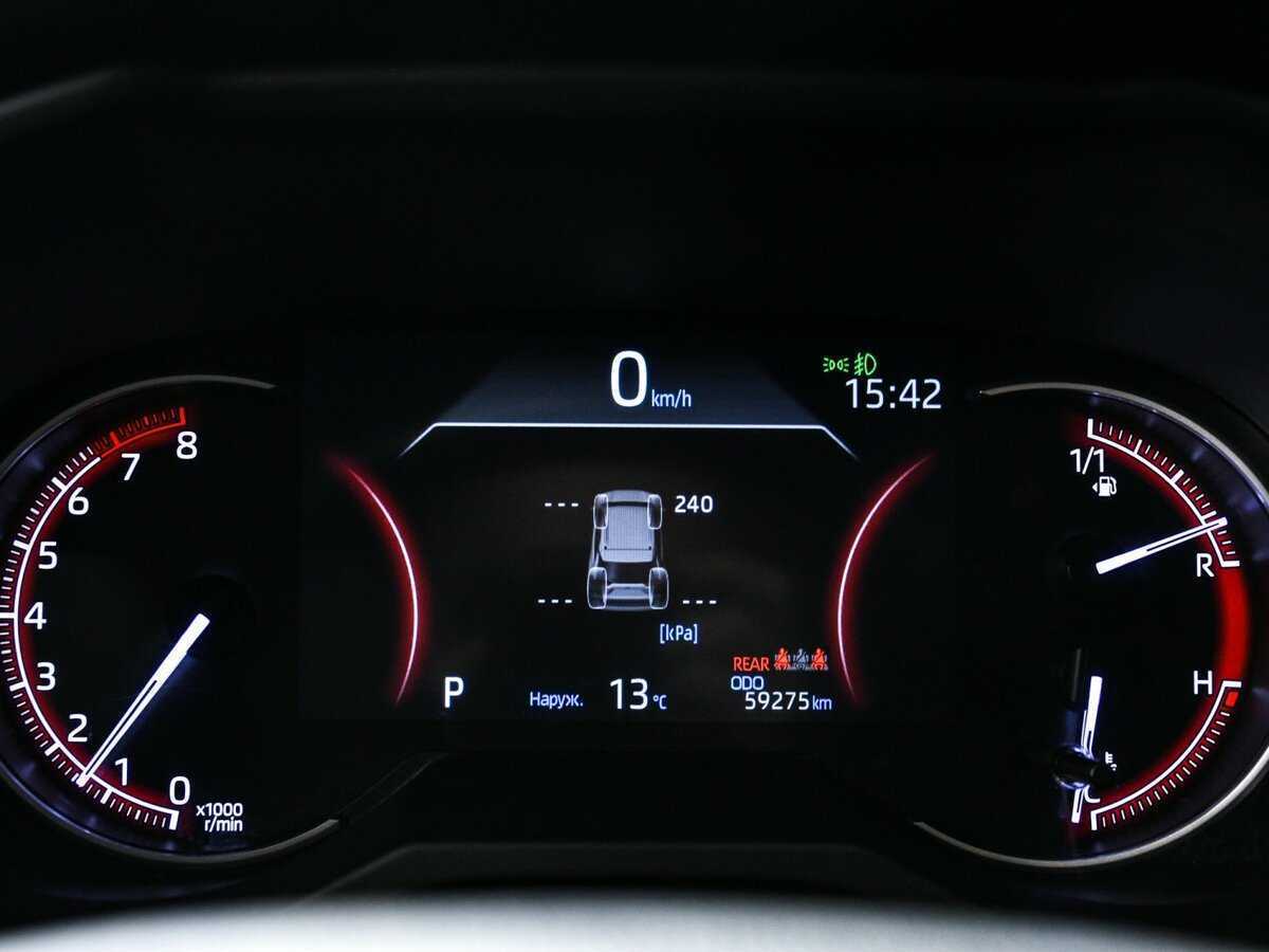 Toyota RAV4 с пробегом — 2022 год. Фото: #7