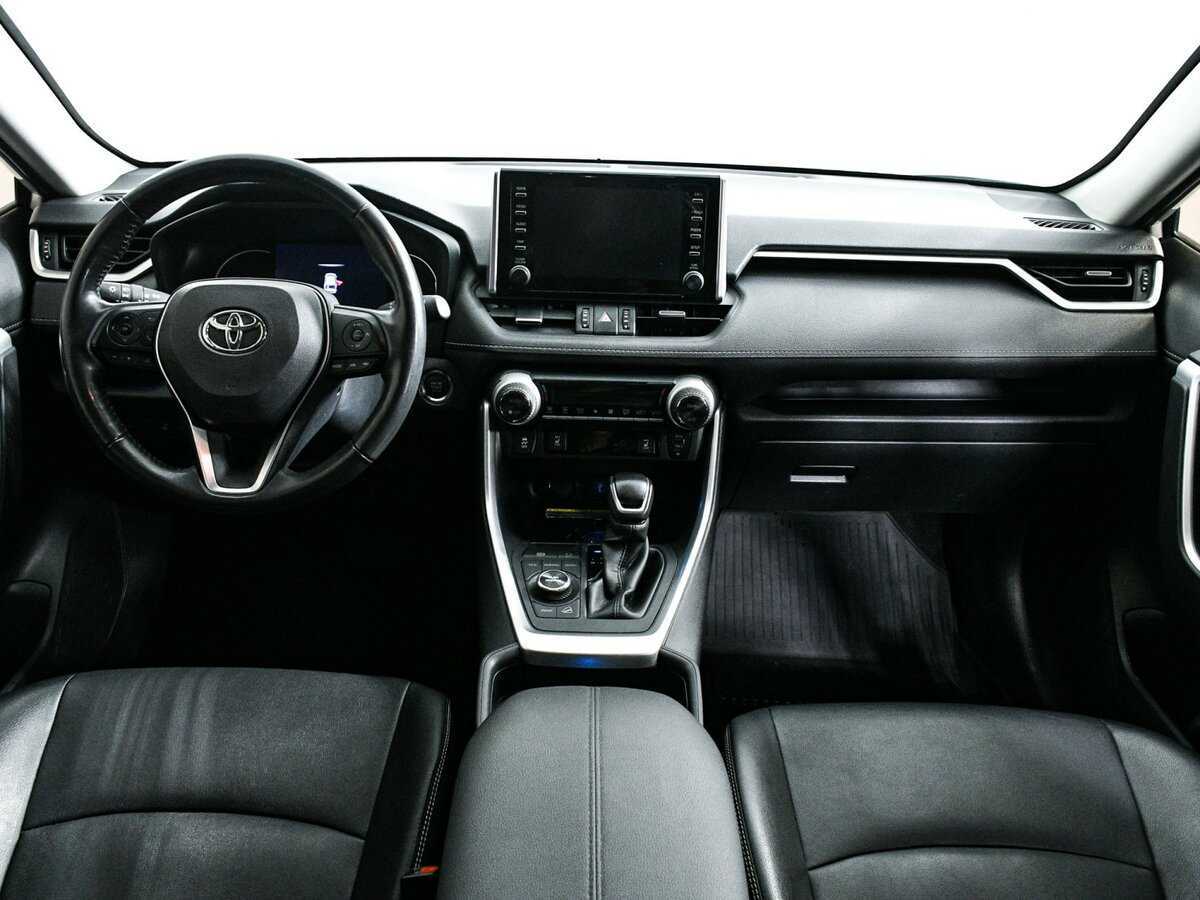 Toyota RAV4 с пробегом — 2022 год. Фото: #8