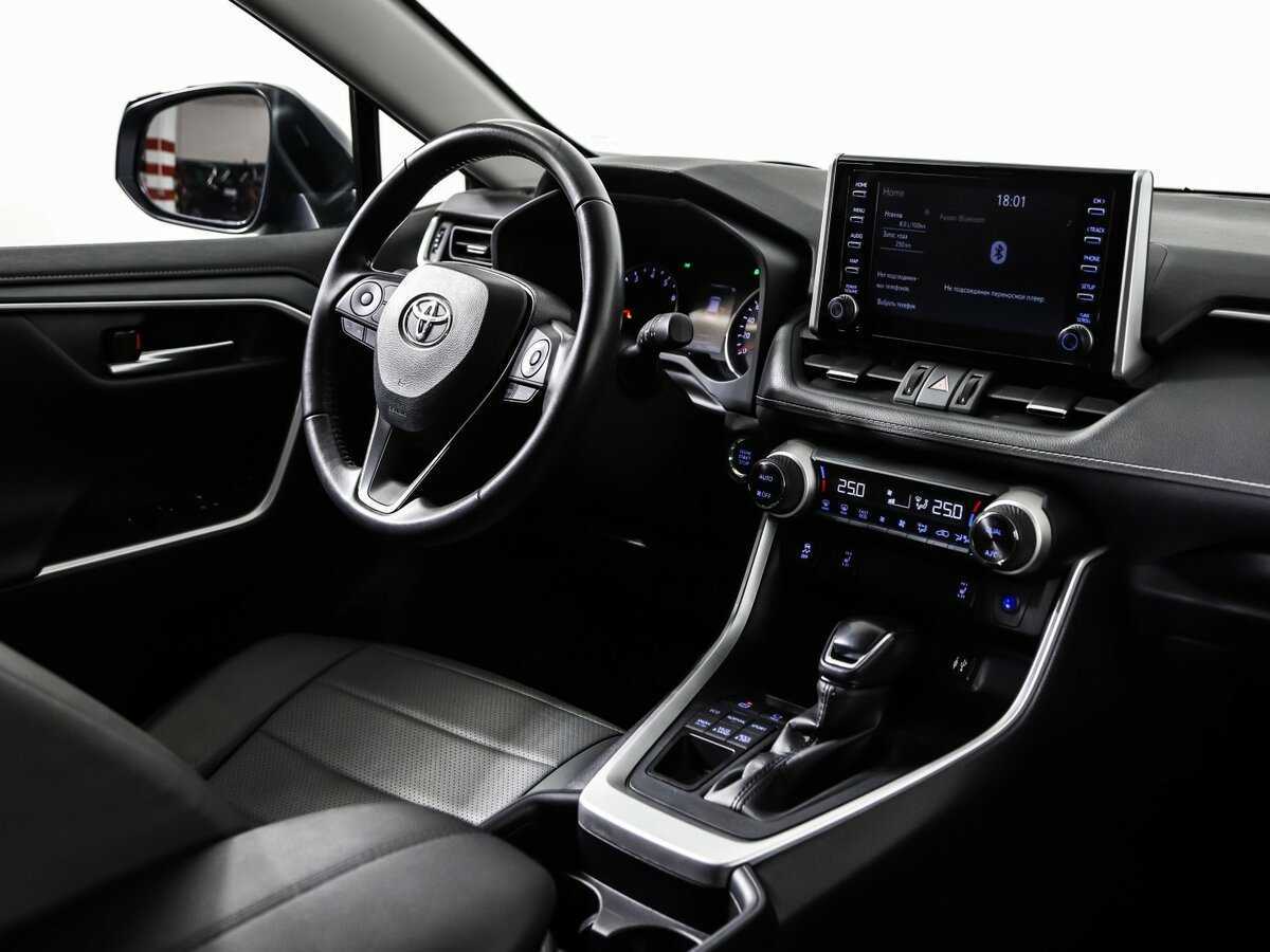 Toyota RAV4 с пробегом — 2020 год. Фото: #8