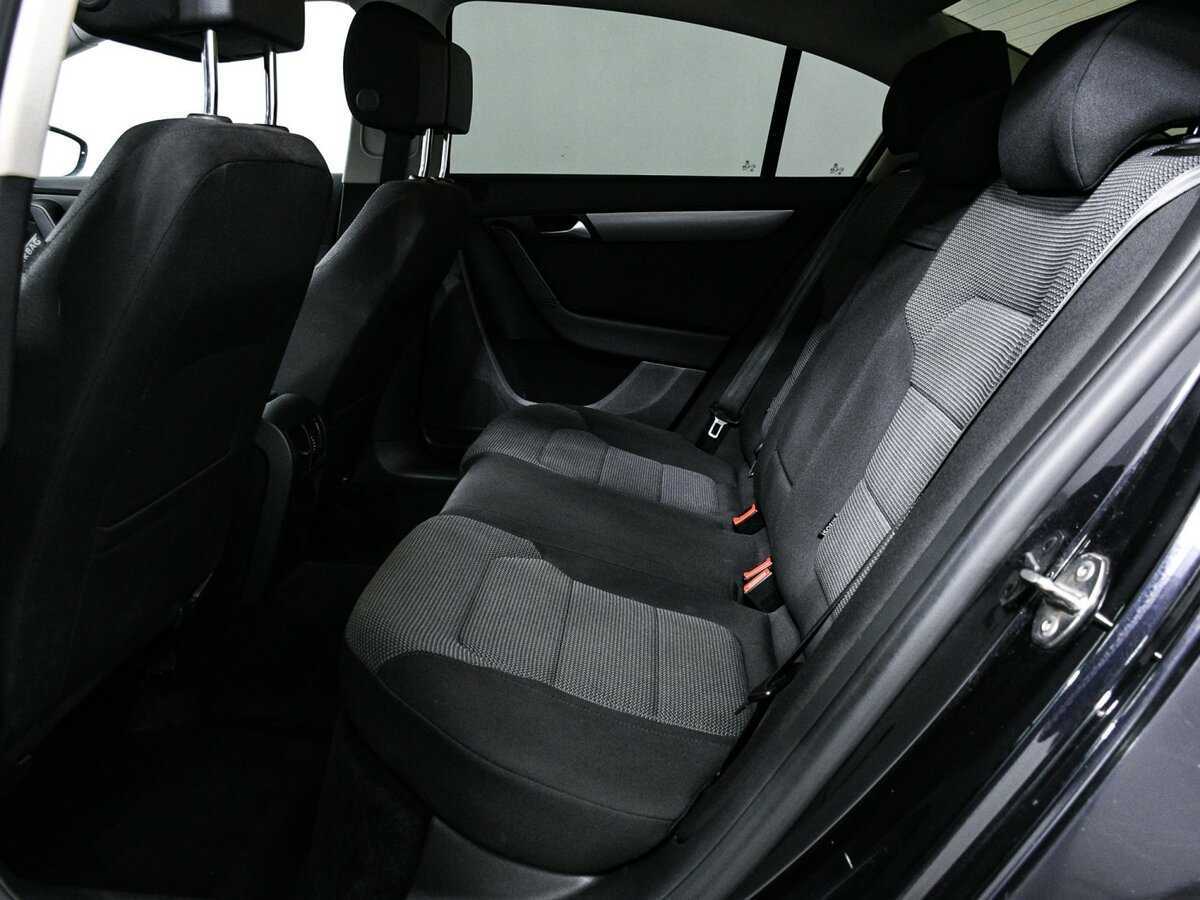 Volkswagen Passat с пробегом — 2013 год. Фото: #11