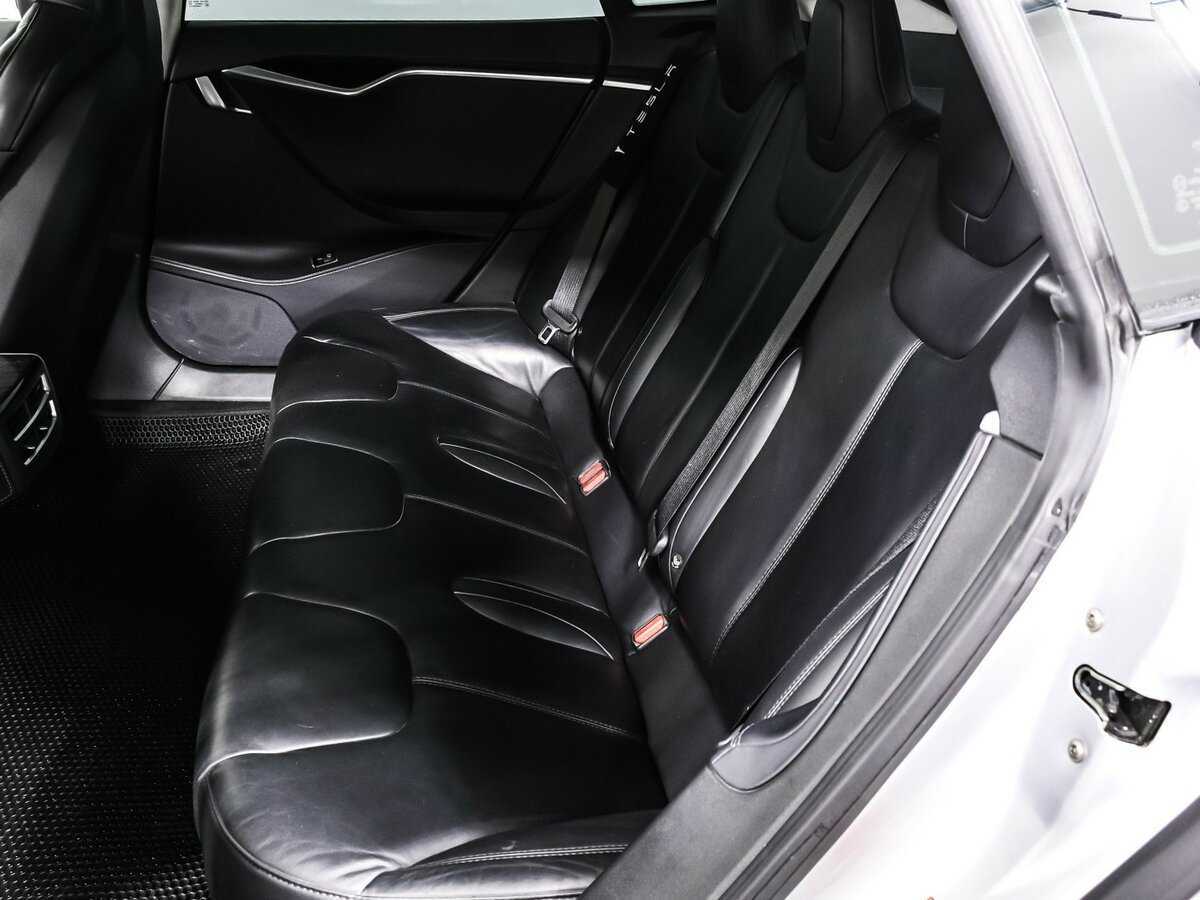 Tesla Model S с пробегом — 2016 год. Фото: #13