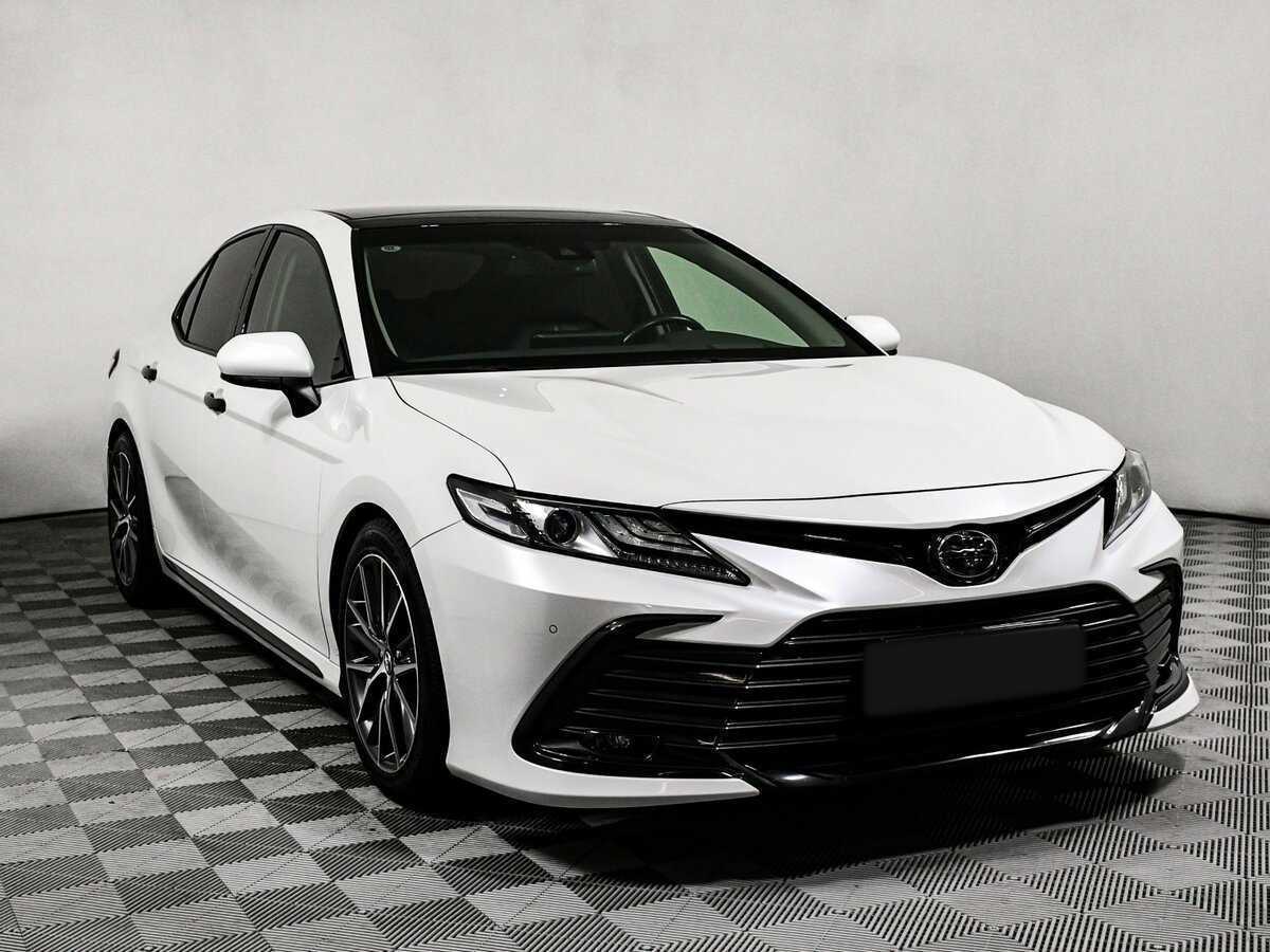 Toyota Camry с пробегом — 2023 год. Фото: #2
