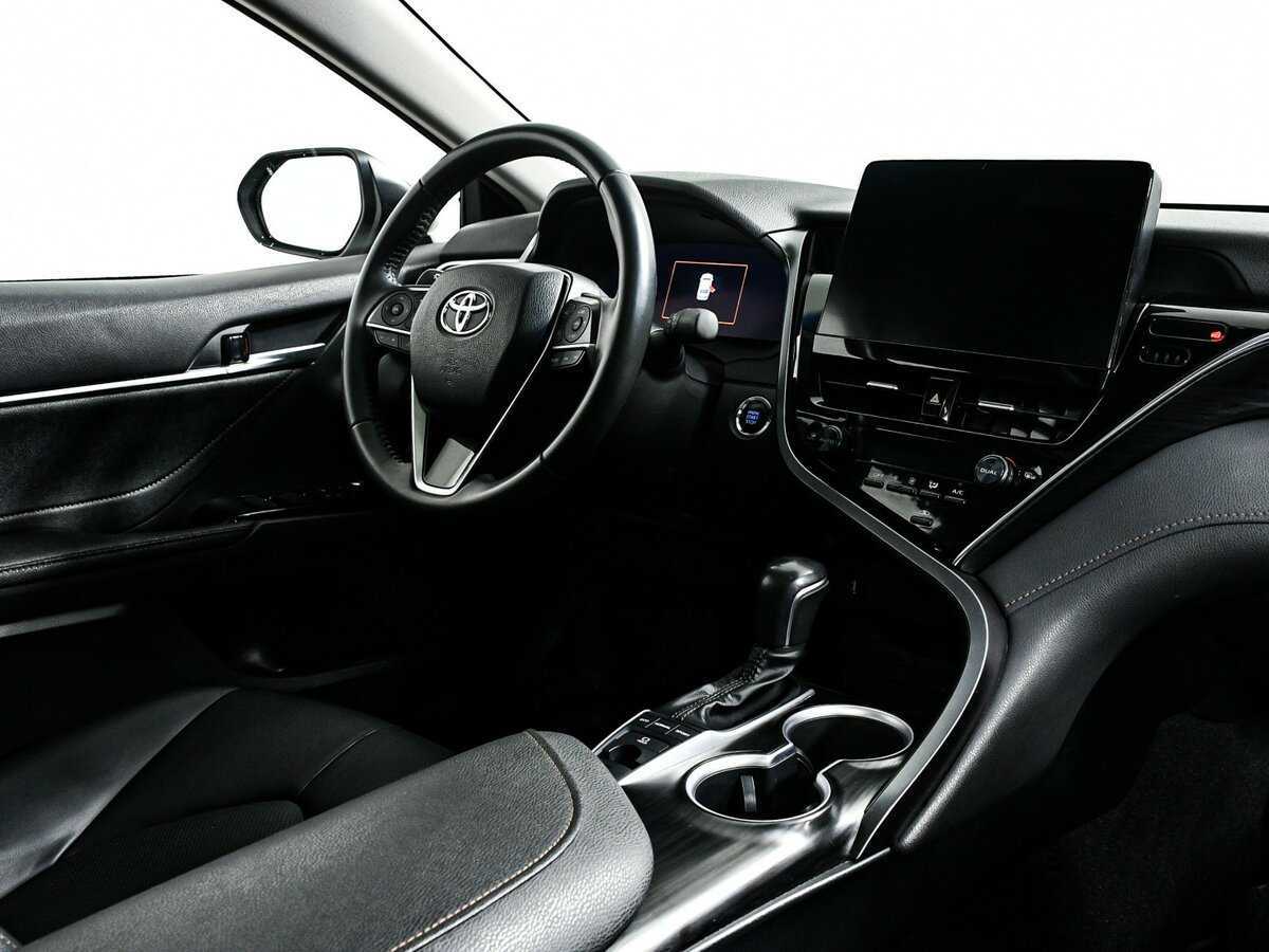 Toyota Camry с пробегом — 2023 год. Фото: #6