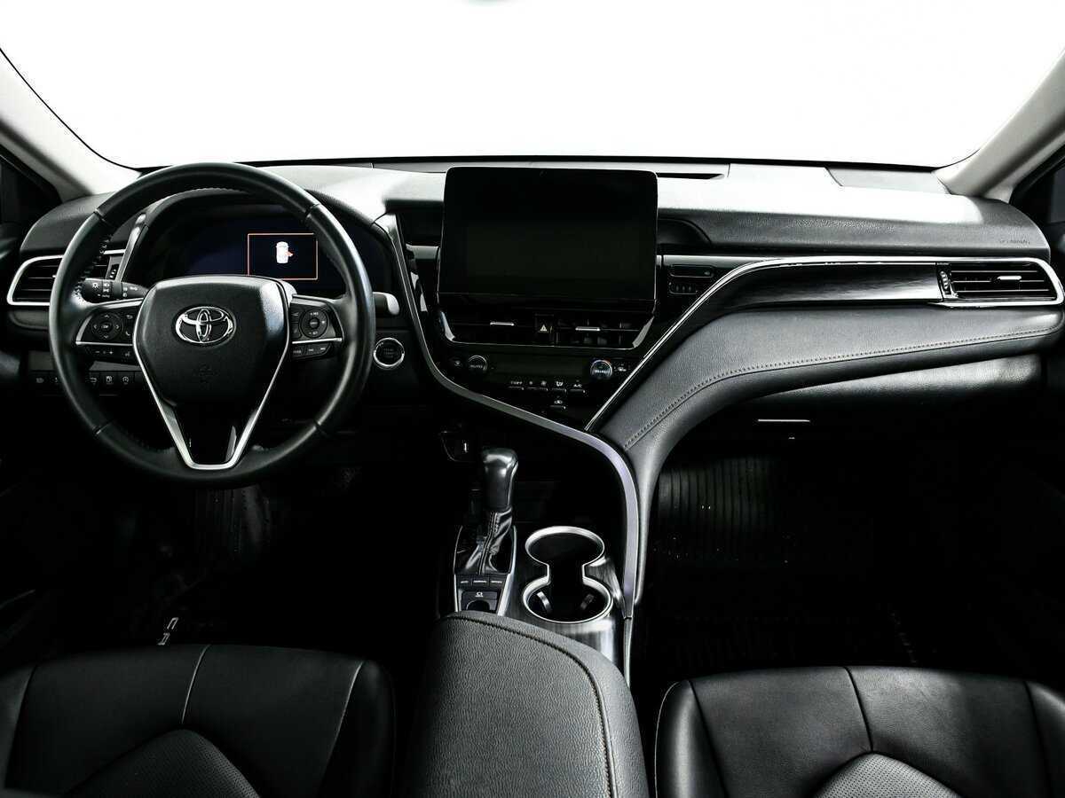 Toyota Camry с пробегом — 2023 год. Фото: #8