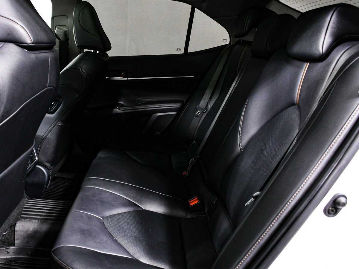 Toyota Camry с пробегом — 2023 год. Фото: #10