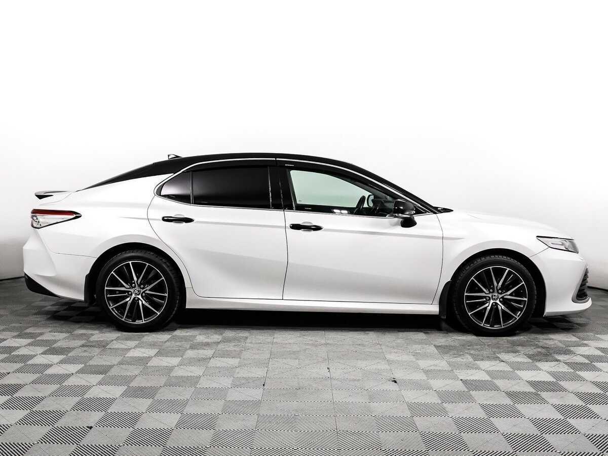 Toyota Camry с пробегом — 2021 год. Фото: #3