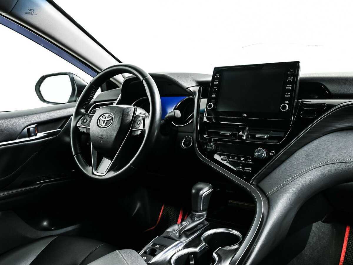 Toyota Camry с пробегом — 2021 год. Фото: #8