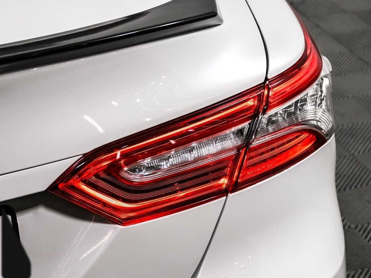 Toyota Camry с пробегом — 2021 год. Фото: #16
