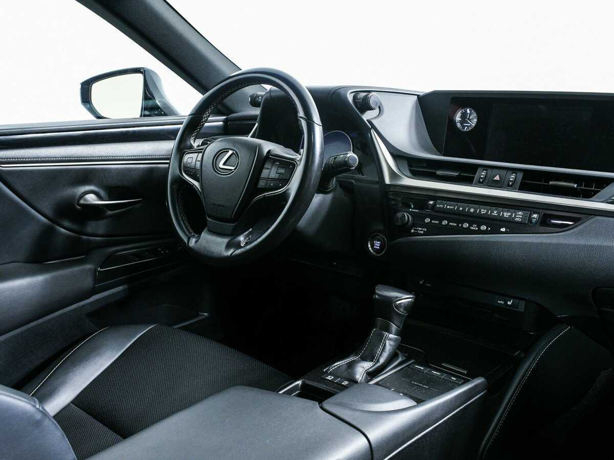 Lexus ES с пробегом — 2019 год. Фото: #6