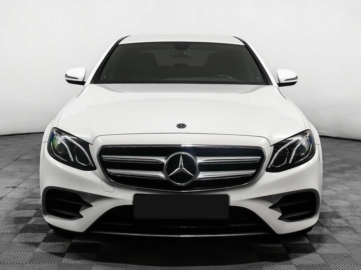 Mercedes-Benz E-Класс с пробегом — 2018 год. Фото: #1