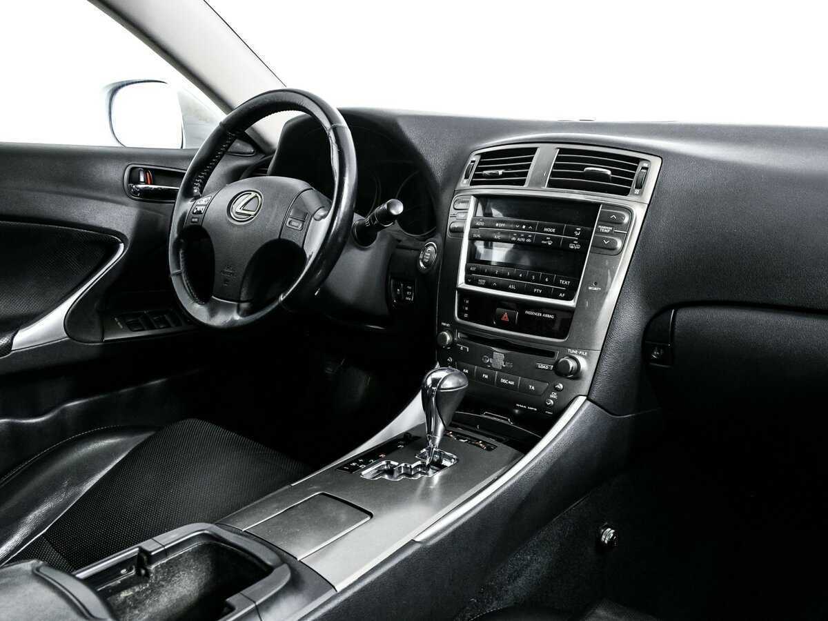 Lexus IS с пробегом — 2008 год. Фото: #8