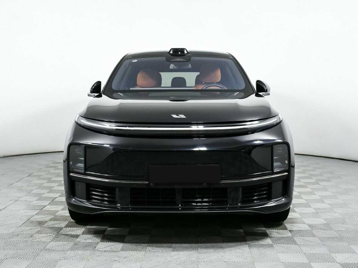 LiXiang L7 с пробегом — 2023 год. Фото: #1