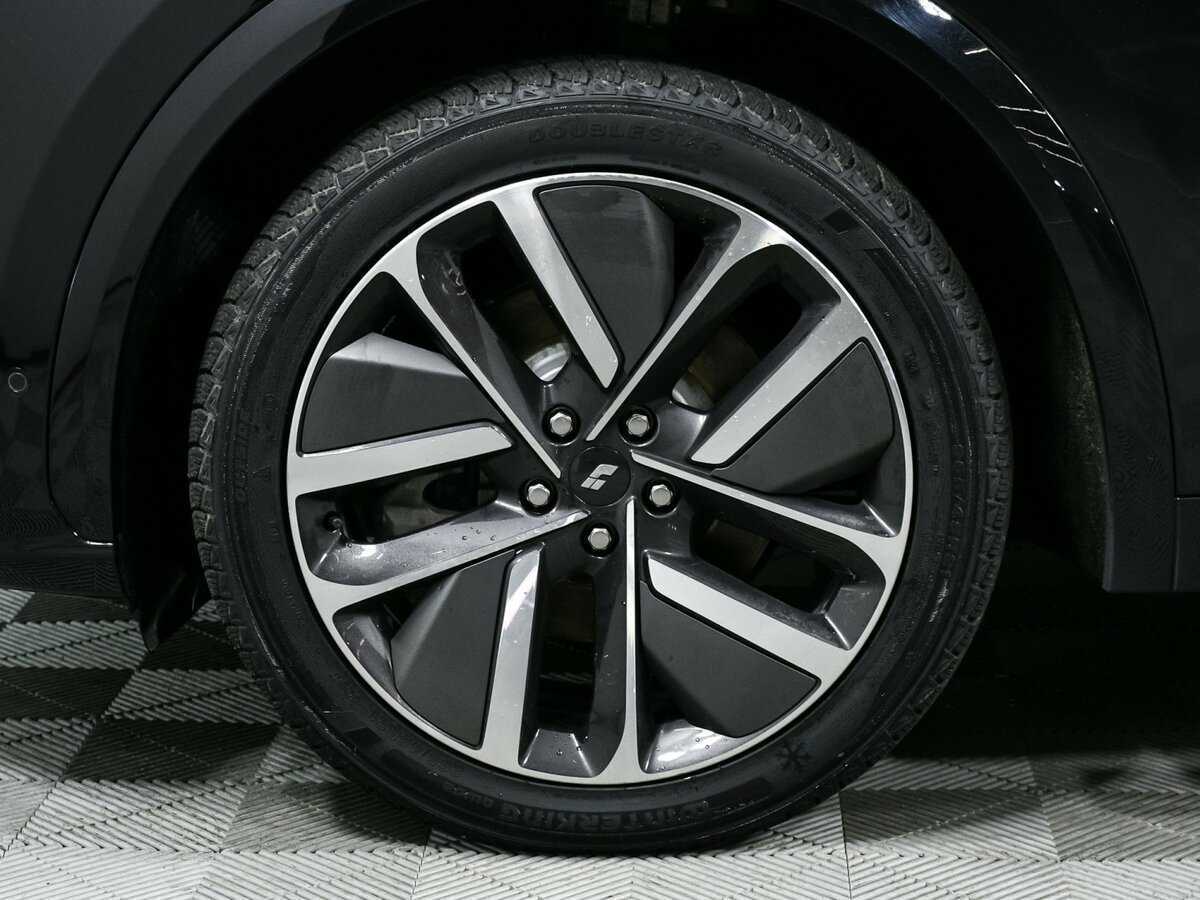 LiXiang L7 с пробегом — 2023 год. Фото: #11