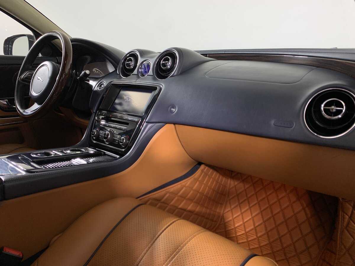 Jaguar XJ с пробегом — 2012 год. Фото: #13