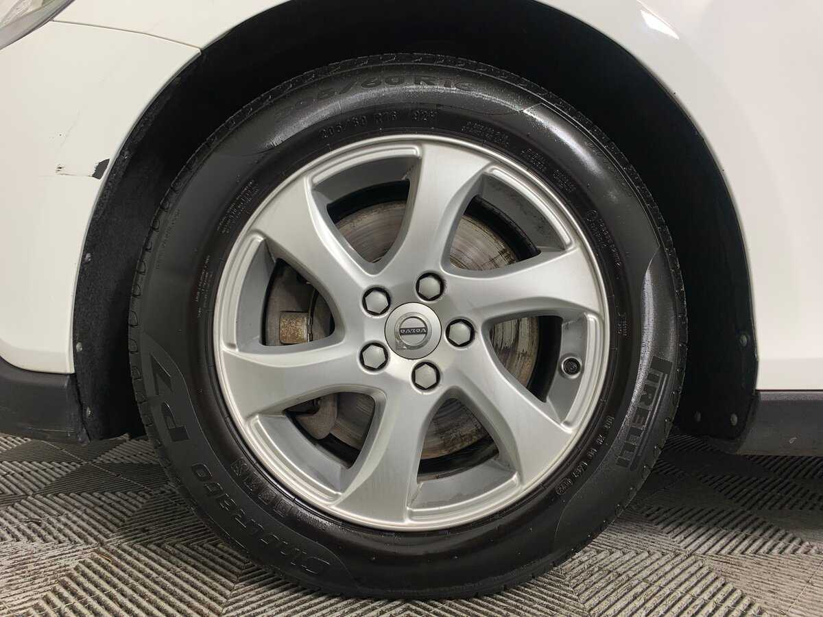 Volvo V40 Cross Country с пробегом — 2017 год. Фото: #8