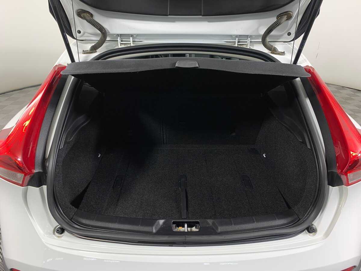 Volvo V40 Cross Country с пробегом — 2017 год. Фото: #19